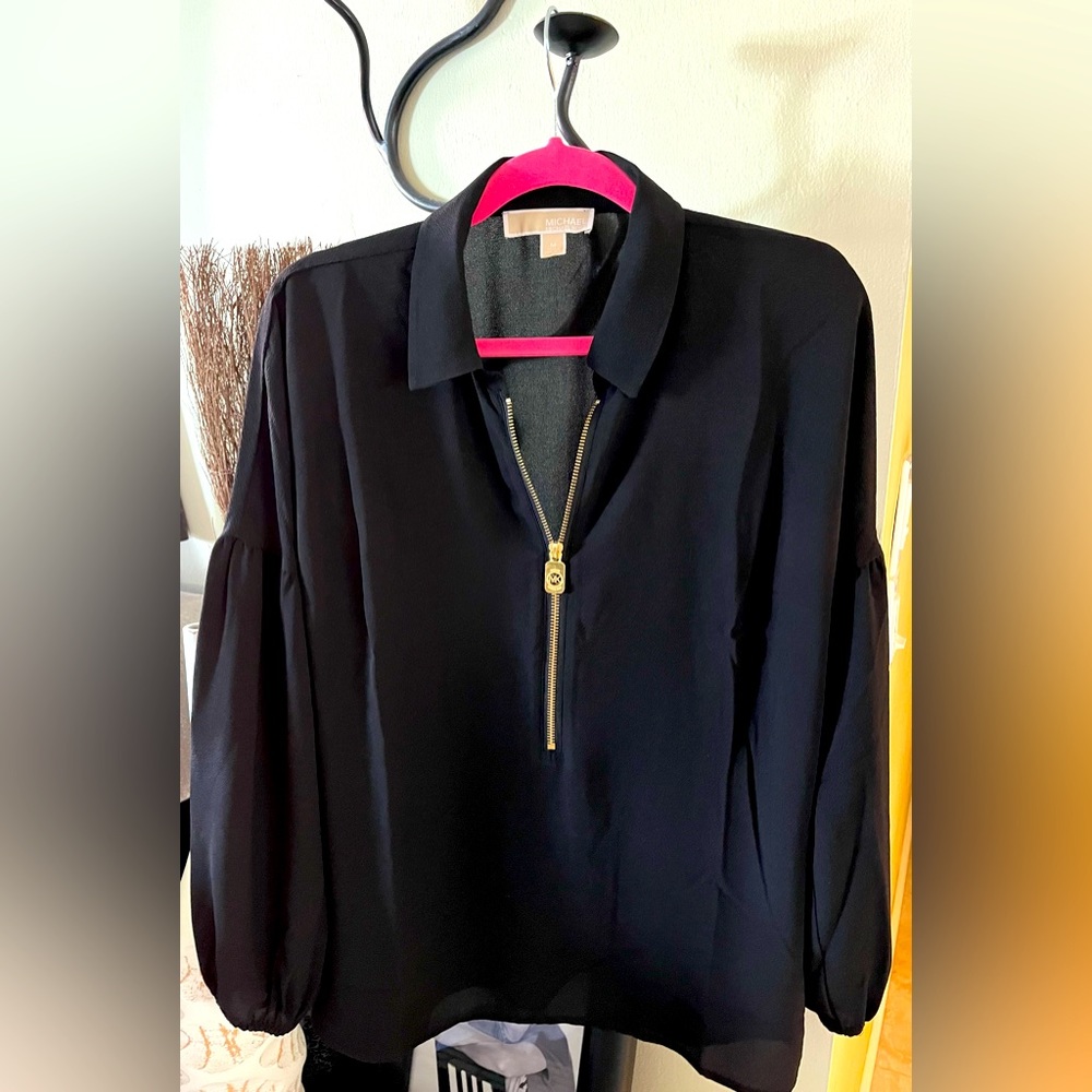 NWOT MICHAEL Michael Kors Black Collared Gold Zipper Blouse. Size Medium - Picture 1 of 9